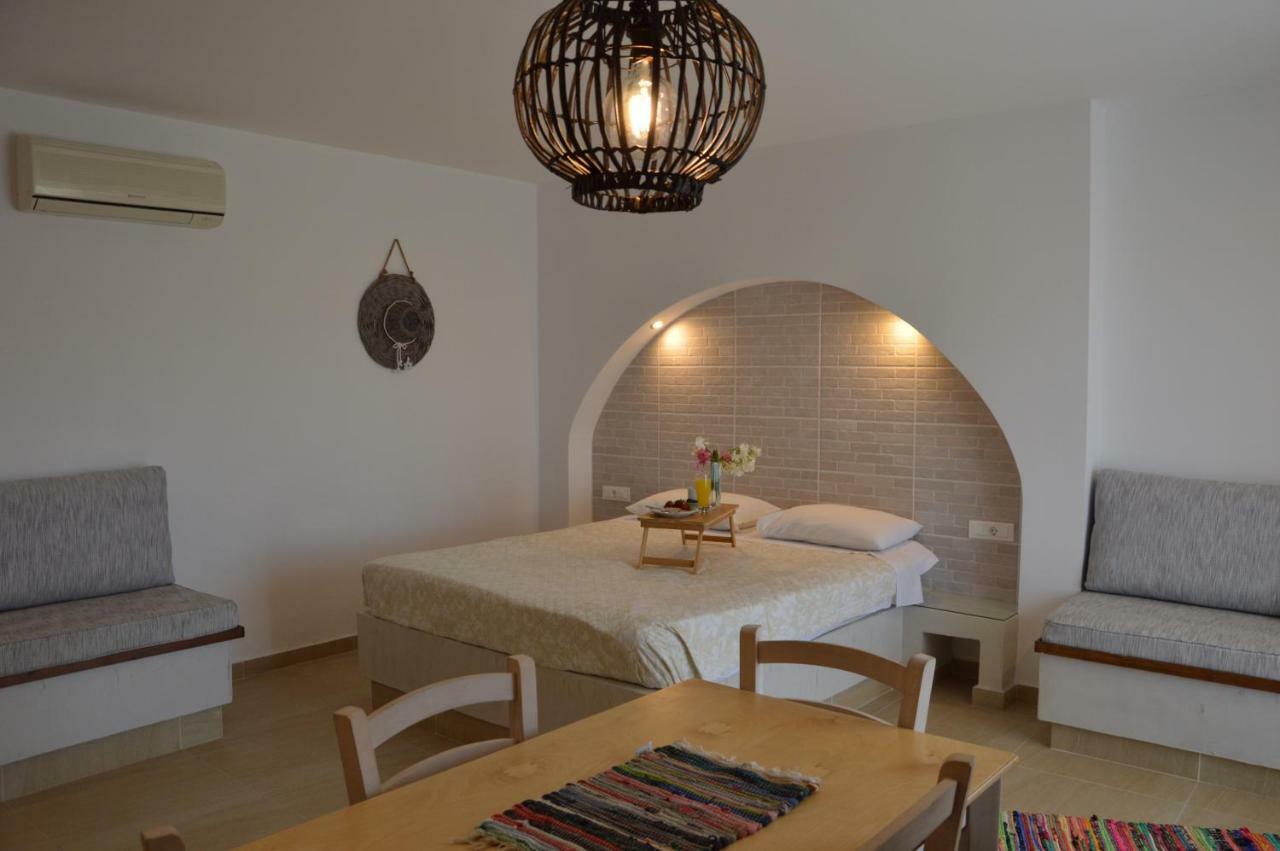 Kostas Studios Apartment *